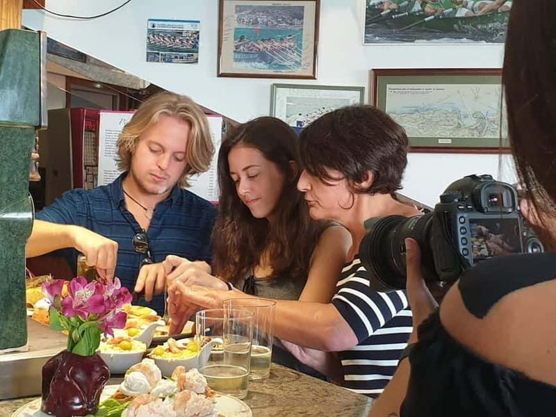 Premium Evening Pintxos Tour in San Sebastian’s Old Town - Should you book the Premium Evening Pintxos Tour?