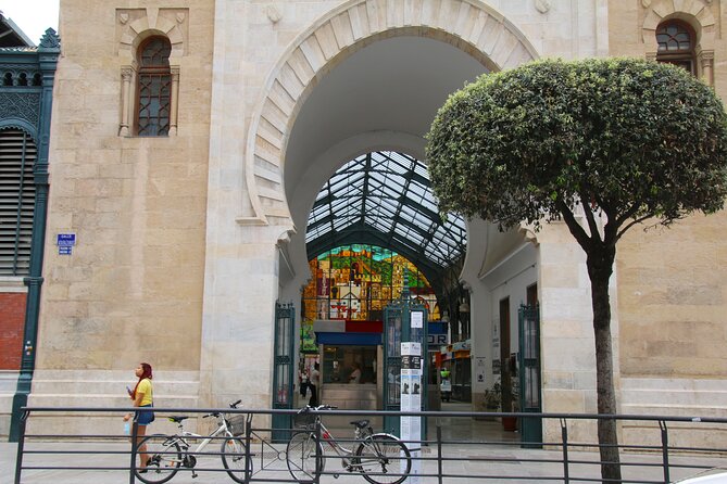 PREMIUM TAPAS TOUR: Paella, Market Tastings, and Winery - A short walk through central Malaga