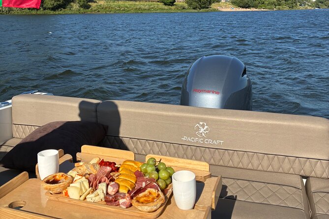Private 6 Bridges Cruise with Tapas and Port Wine - Passing beneath São João and Maria Pia bridges