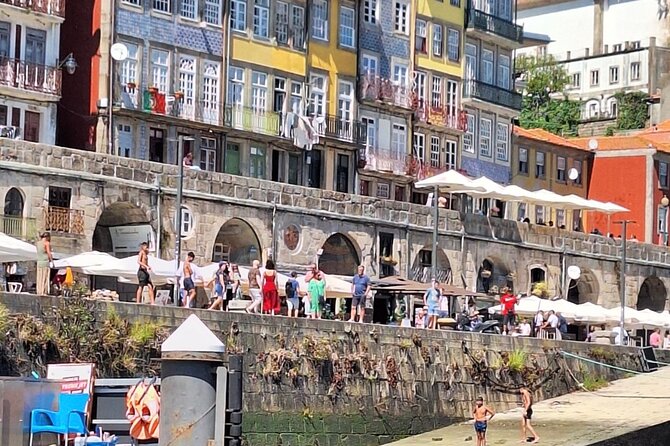 Private 6 Bridges Cruise with Tapas and Port Wine - The river pier and Gaia waterfront