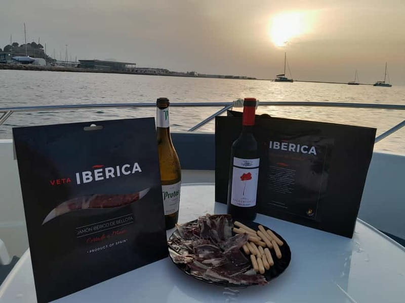 Private Boat Route with wine,ibérico Gourmet all incld 3hour - Key points at a glance
