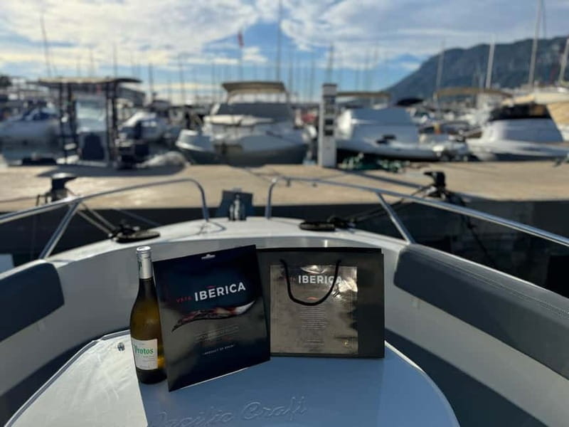 Private Boat Route with wine,ibérico Gourmet all incld 3hour - How comfortable is the private boat?