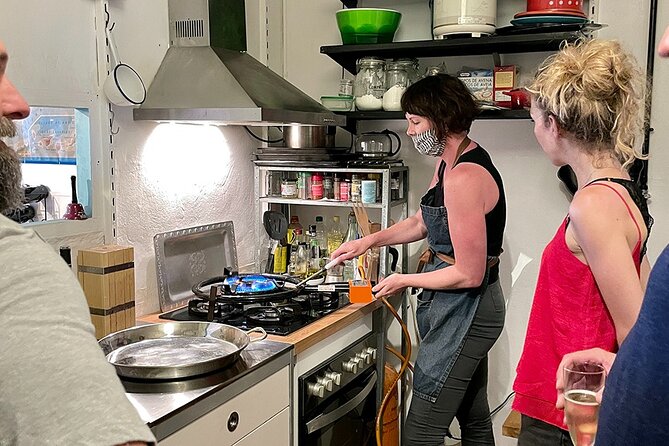 Private Cava Sabrage and Paella Class in Barcelona - Why this Barcelona class feels different