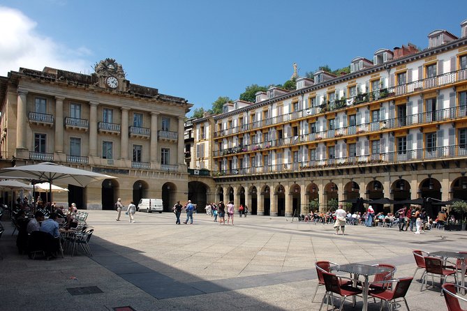 Private City Tour of San Sebastian with introduction to Pintxos Culture - Parte Vieja is the heart of the food lesson