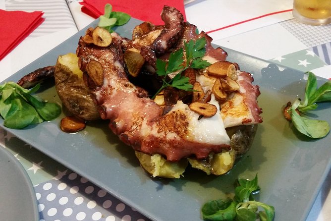 Private Food, Tapas & Wine Tour of Madrid with Customizable Menu All Included - Why the private format matters