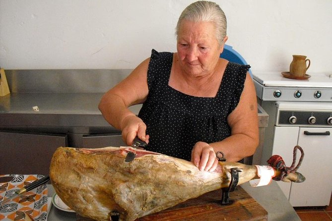 Private Iberian ham tour to the Sierra de Aracena - A short walk toward Aracena Castle