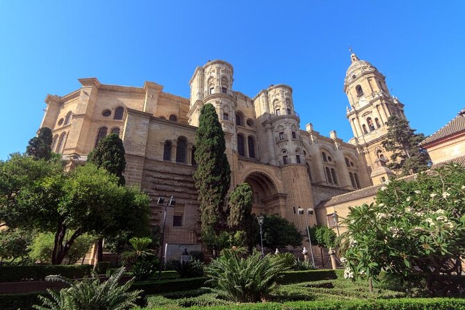 Private Malaga City Center Walking Tour with Tapas Food Tastings - Key points at a glance