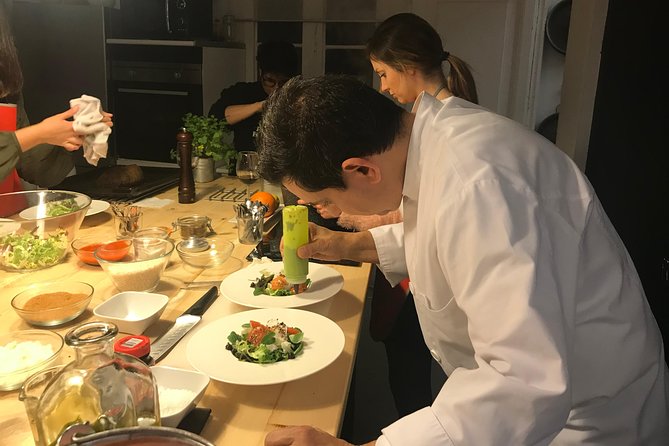 Private Paella class, Tapas, full menu and Sangria workshop - Eating together at the Imperial table