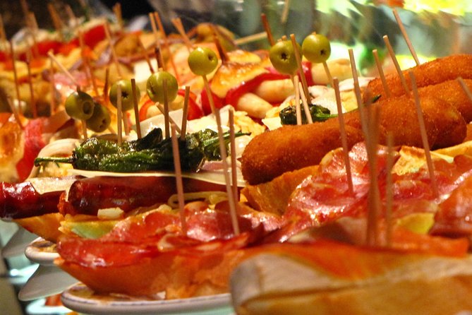 Private Tapas Walking Tour in Barcelona Modernist Area with Dinner included - What the private format is worth