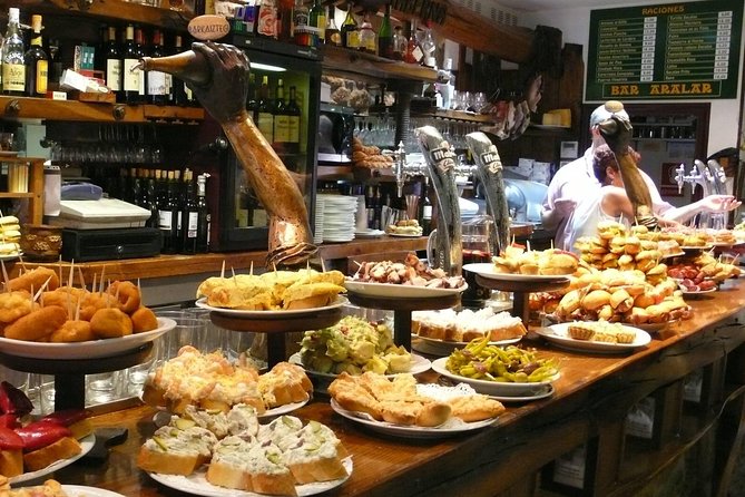 Private Tapas Walking Tour in Barcelona Old Town and Flamenco Show - Walking the Gothic Quarter
