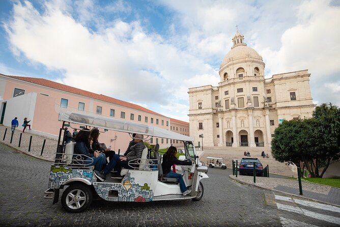 Private Tuktuk Tour with Portuguese Tapas and Wine - São Vicente, the National Pantheon, and Graça