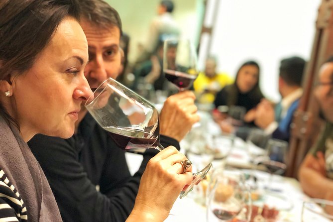 Private Wine & Gourmet Tapas Tour in Madrid with Sommelier - How much food and wine do you receive?