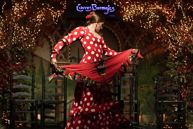 Royal Palace of Madrid Guided Tour and Flamenco Show with Tapas - The gap between palace sightseeing and flamenco