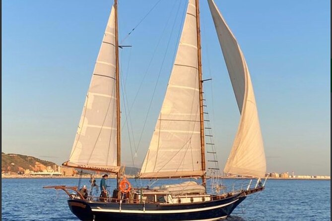 Sail tour tapas day charter boat trip private sailing pirate - The crew and the feel on board