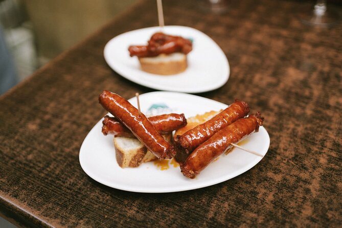 San Sebastian Centro Neighborhood Pintxos & Wine Tour - Why this San Sebastián food walk feels different