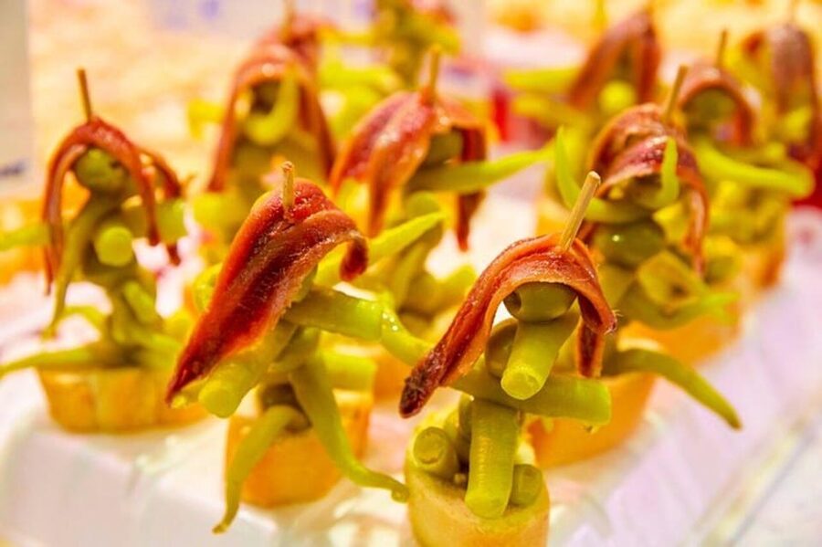 San Sebastian Food Tour: Pintxo Tasting Paired with Wines - What eight pintxos really means