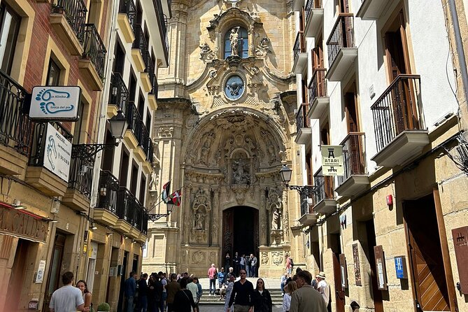 San Sebastian Food Tour: Pintxos, Drinks, and Tapas with a Local - What Gonzalo and Silvia add to the evening