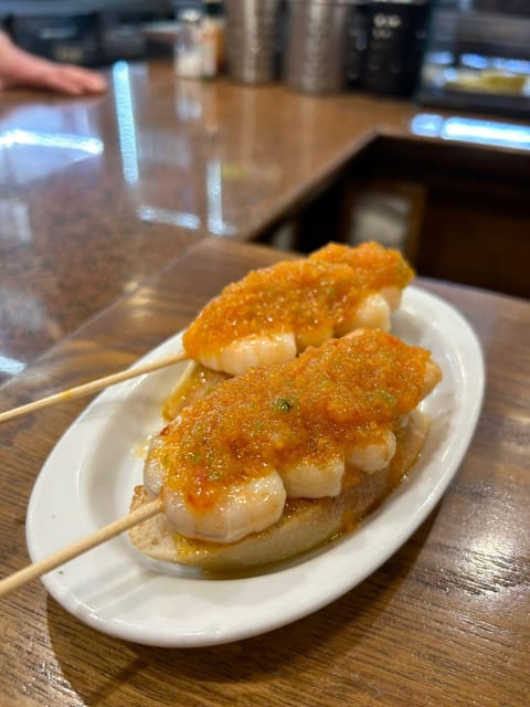 San Sebastian Food Tour with Pintxos & Drinks with a Local - Plaza de la Constitución and the old-town route