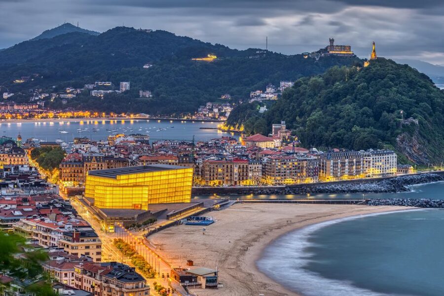 San Sebastian: Historical Walking Tour with Pintxo and Drink - Buen Pastor Cathedral and the Romantic Area