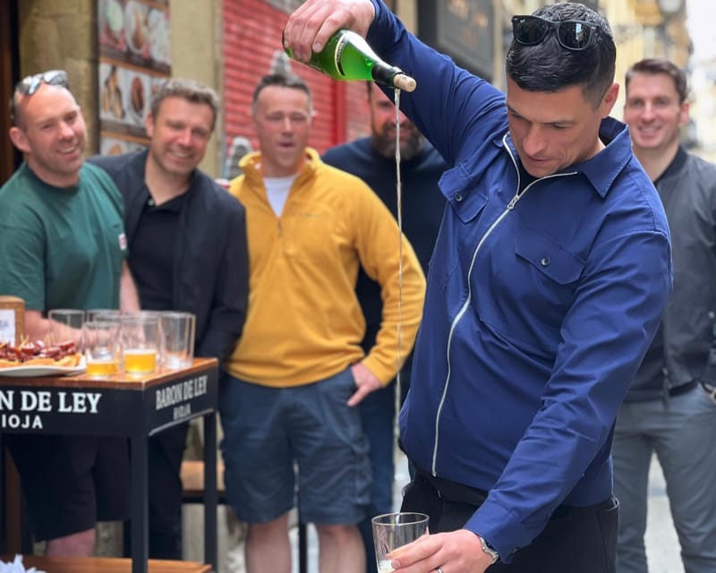 San Sebastian: Market, Pintxos and Wine Tasting Tour - Meeting La Gilda and the Basque food story