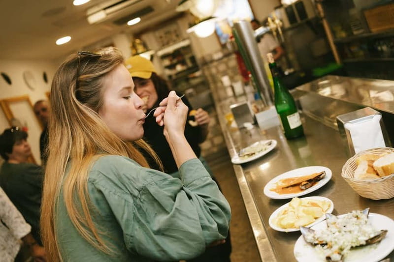 San Sebastian: Pintxos and Wine Tour - La Viña and the famous cheesecake finish