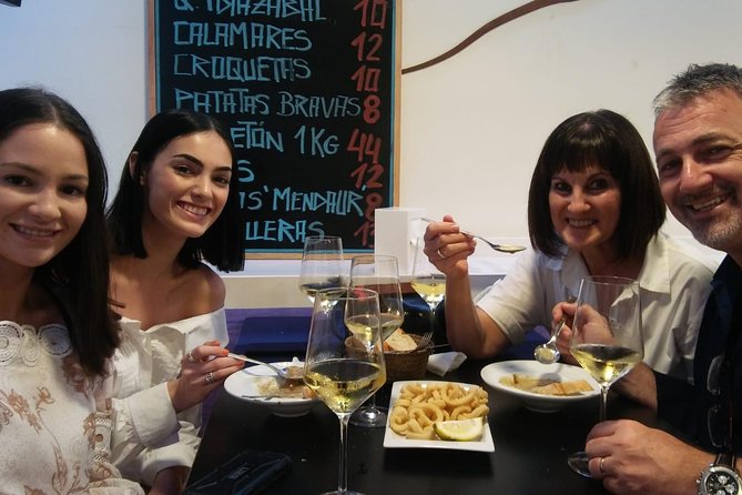 San Sebastian Pintxos Tour for Gourmets in the Old Town - Why a pintxos tour helps in San Sebastian