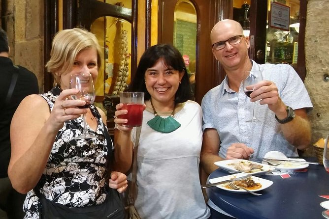 San Sebastian Pintxos Tour for Gourmets in the Old Town - The food: familiar Basque flavors with a gourmet touch