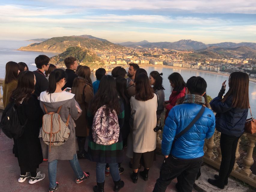 San Sebastian: Private Pintxos Basque -Tapas Tour - Bar hopping through the Old Quarter
