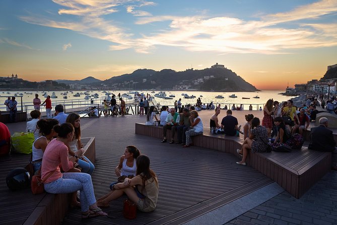 San Sebastian walking tour with pintxo and drink option - Finishing with one pintxo and a local drink