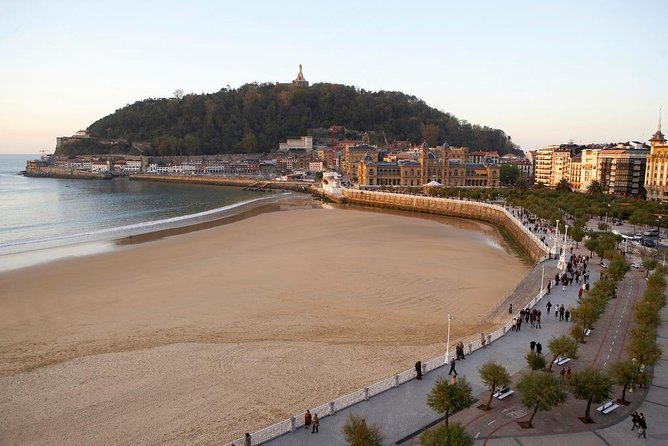 San Sebastian walking tour with pintxo and drink option - Walking pace, weather, and comfort