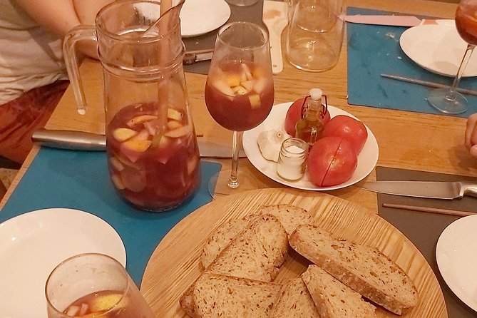 Sangria Cultural Workshop with Tapas - What the two hours and 15 minutes feel like