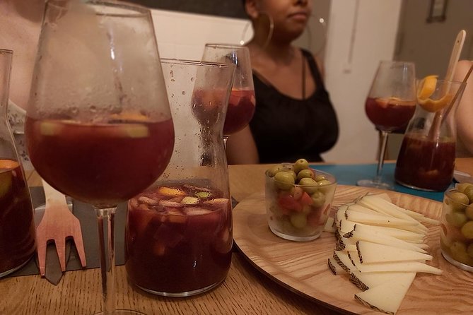 Sangria Cultural Workshop with Tapas - Small details that matter on the day