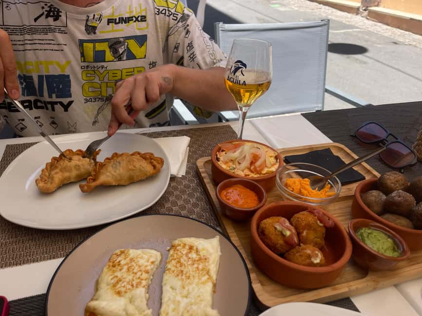 Santa Cruz guided bike tour 1,5 hour + Tapas - Teatro Guimerá and the Masonic Temple