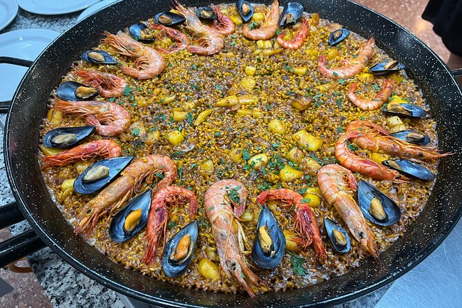 Seafood paella cooking class, tapas and visit to Ruzafa market. - The short walk to the kitchen