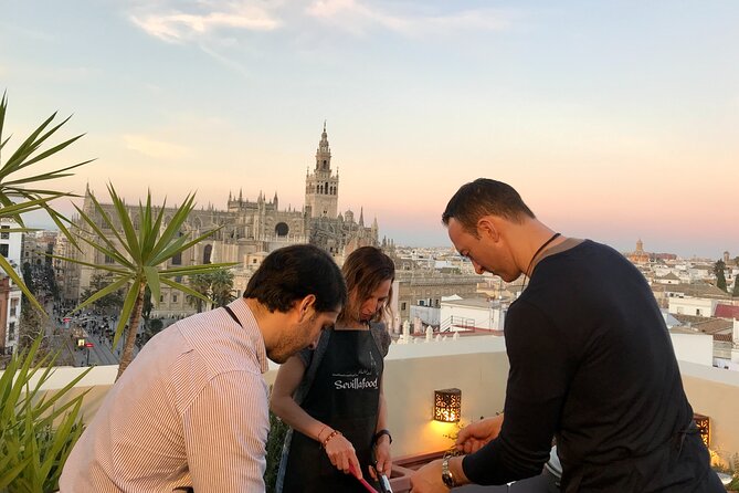 Sevilla: Rooftop Paella Cooking Class & 30-minute expert Q&A - The 30-minute Seville Q&A