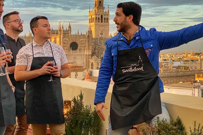 Sevilla: Rooftop Paella Cooking Class & 30-minute expert Q&A - Sunset changes the whole evening