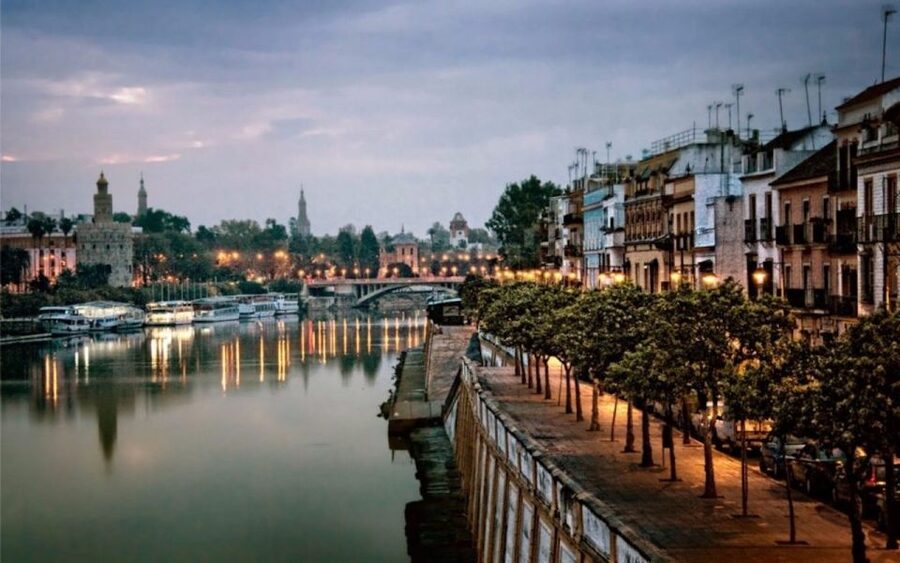 Seville: Half-Day Flamenco & Tapas Night - Why this four-hour evening works in Seville
