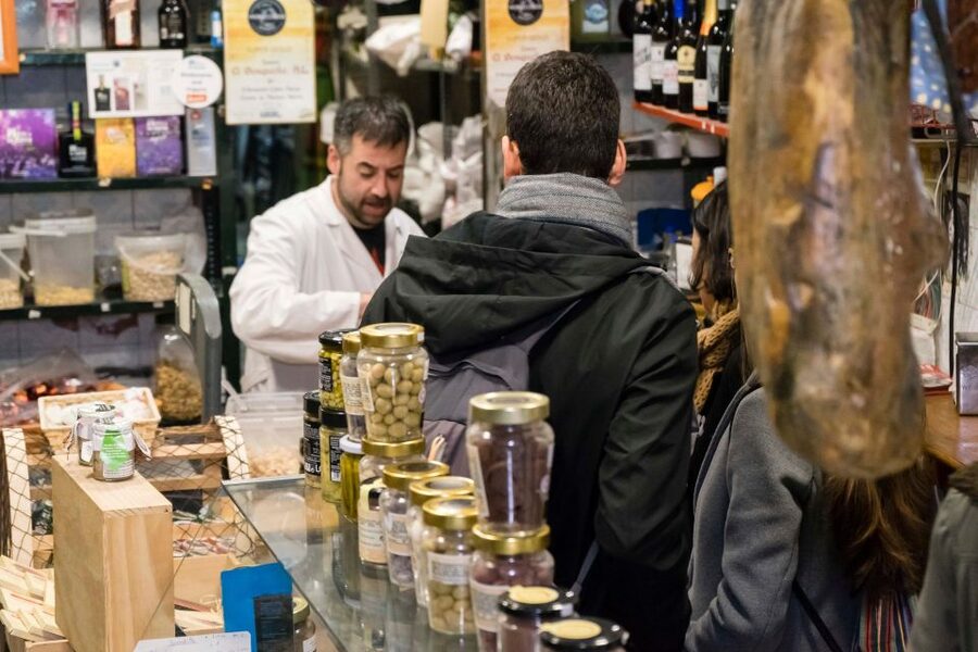 Seville: Morning Market & Tapas Tour - A short cultural pause at Palacio Marqueses de la Algaba