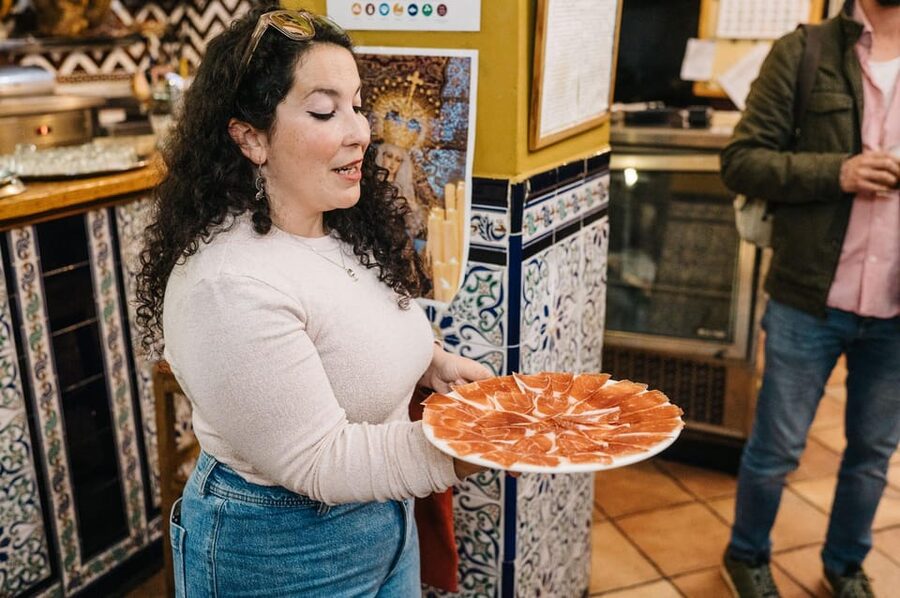 Seville: Private Tapas & History Tour in Triana Neighborhood - Why Triana makes a better food classroom