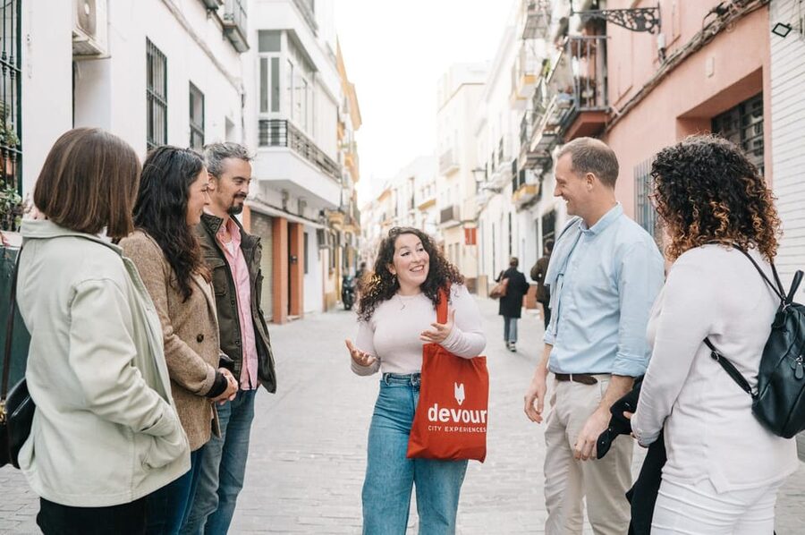 Seville: Private Tapas & History Tour in Triana Neighborhood - Las Golondrinas and the local answer to sangria