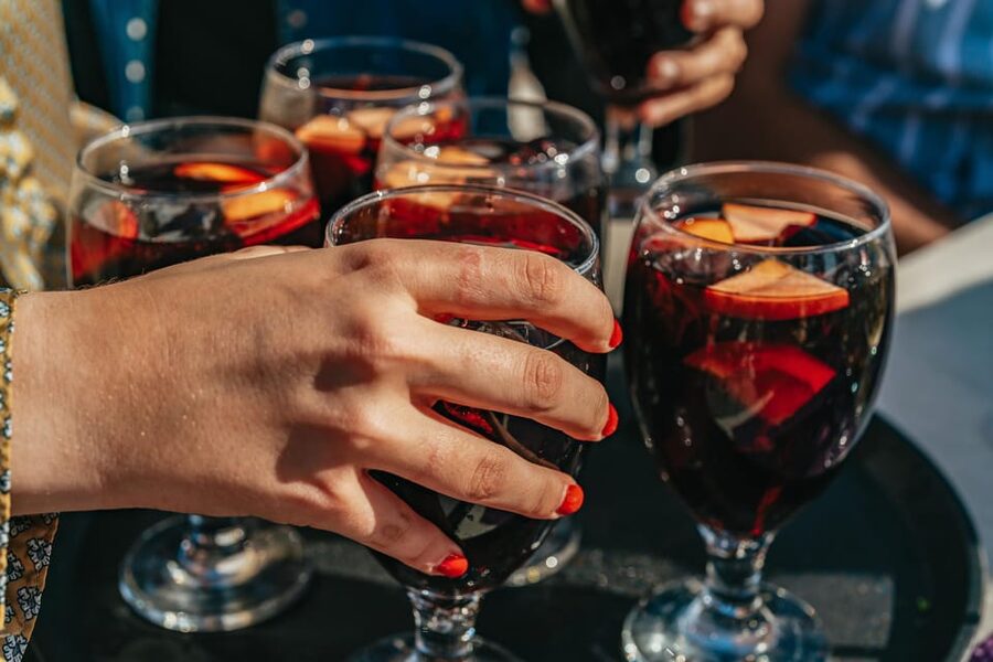 Seville: Sangria Tasting Experience - Timing, access, and practical details