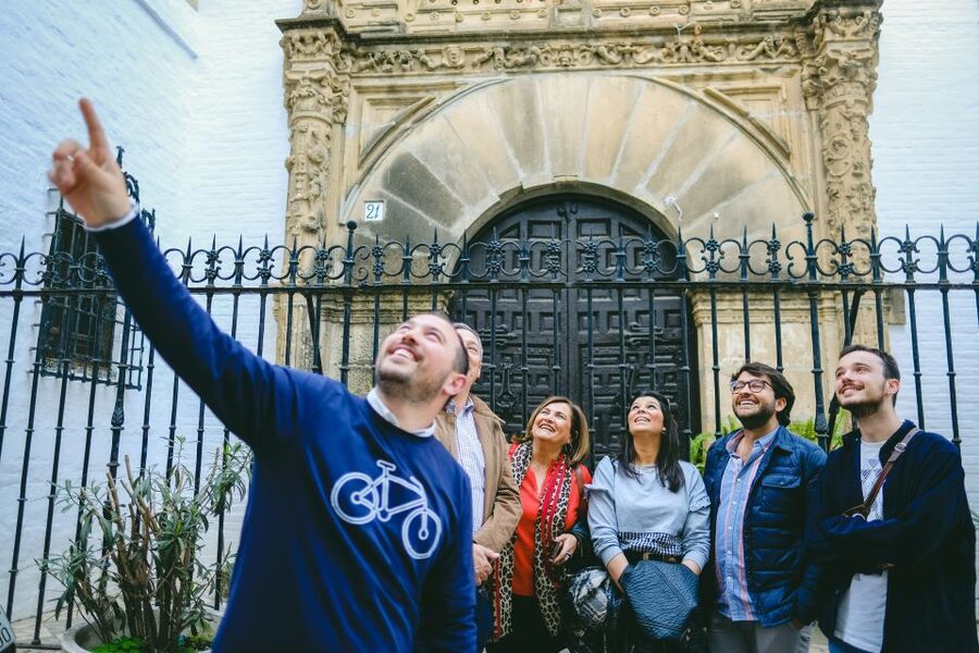 Seville: Small Group Jewish Quarter Tour with Tapas & Drinks - Calle Cano y Cueto and Calle Lope de Rueda