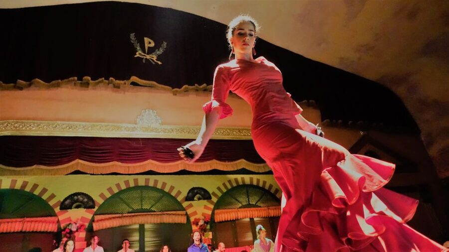 Seville: Tapas and Flamenco Experience - Why Triana is the right place for a tapas and flamenco evening