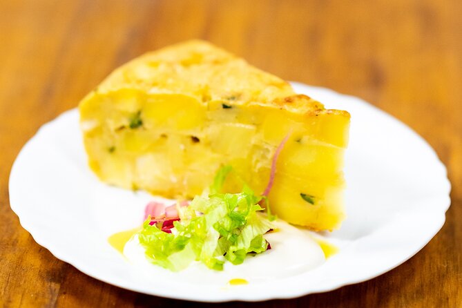 Seville Vegan Tapas Food and Market Walking Tour - Guides, group size, and the feel of the day