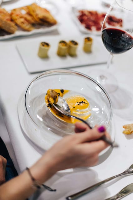 Seville: Wine and Gourmet Tapas Tour - The final two hours: creative dinner at an awarded restaurant