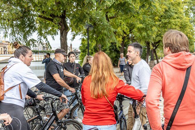 Sevillian tapas tasting on a bicycle (3 bars-3 tapas-3 drinks) - Who should book this experience?