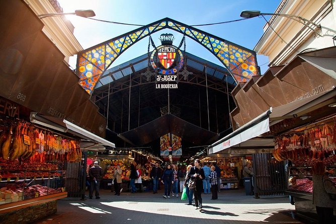 Spanish Oysters, Cava and Ibérico Ham at Barcelona’s La Boqueria Market - Meeting stall owners instead of just browsing