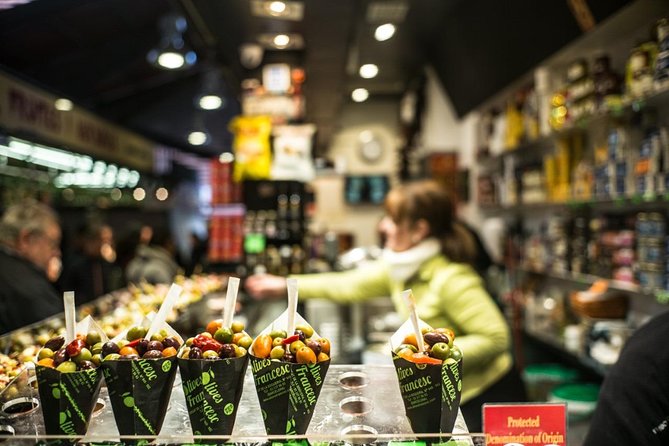 Spanish Oysters, Cava and Ibérico Ham at Barcelona’s La Boqueria Market - A market lunch with Spanish wine or Catalan cava