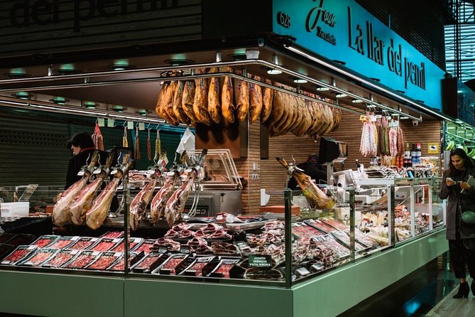 Spanish Oysters, Cava and Ibérico Ham at Barcelona’s La Boqueria Market - Who will enjoy this experience most