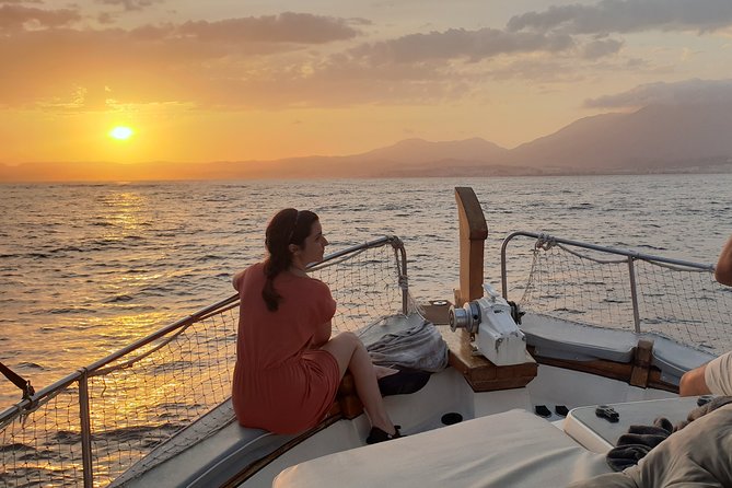 Sunset Boattrip + Tapa + Cava - The romance factor, with a practical edge